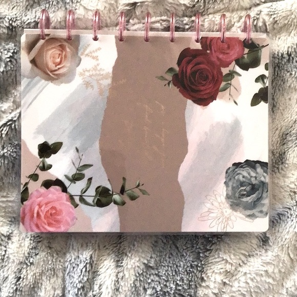 The Happy Planner Other - Classic size Floral Happy Planner Jul 2022 - Dec 2023